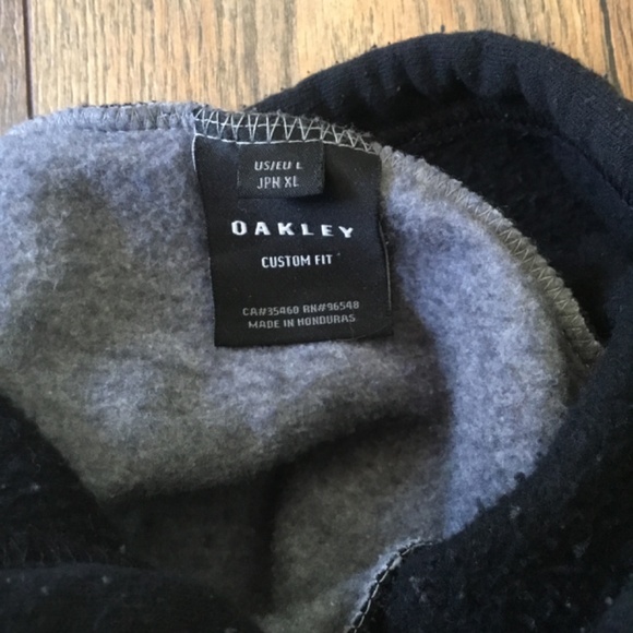 Oakley raglan hoodie size L *Minor Flaw - Picture 9 of 10
